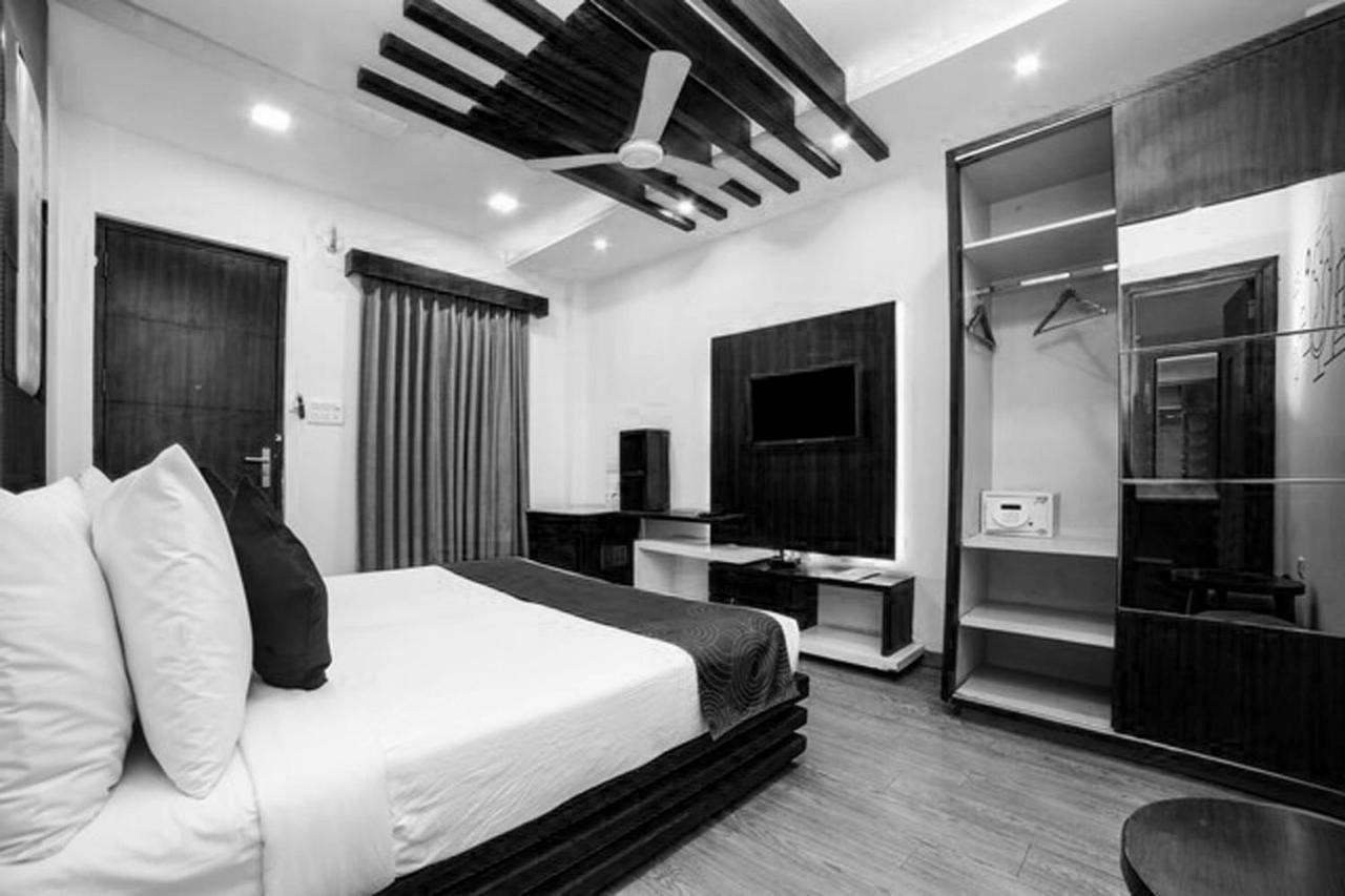 Collection O Motif South City 1 Near Appu Ghar Gurgaon Esterno foto